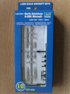 TRUMPETER 1/350 06201 B-25B MITCHELLS